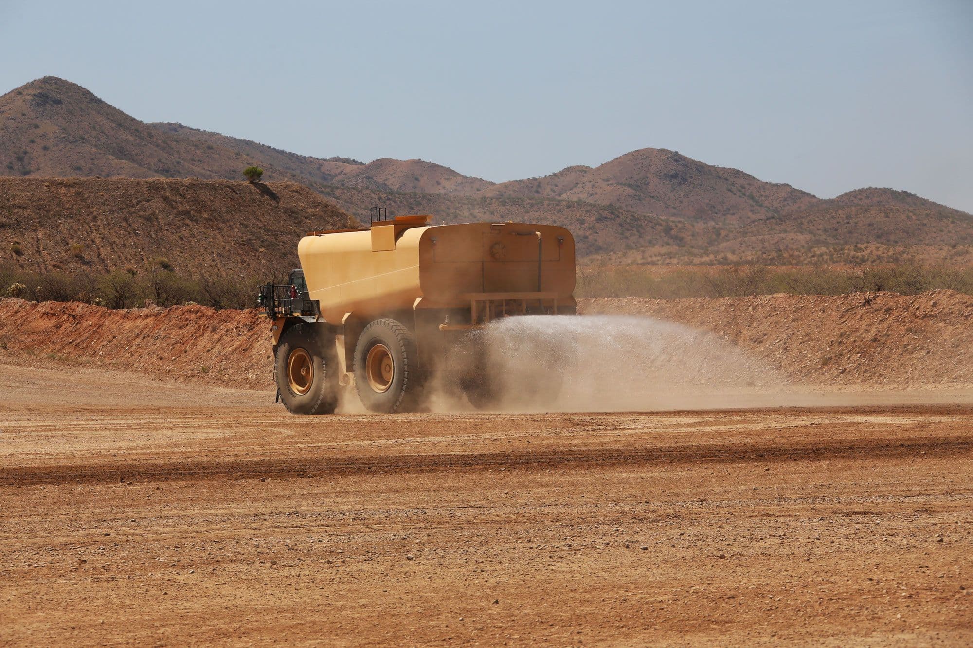 789 (04) water truck