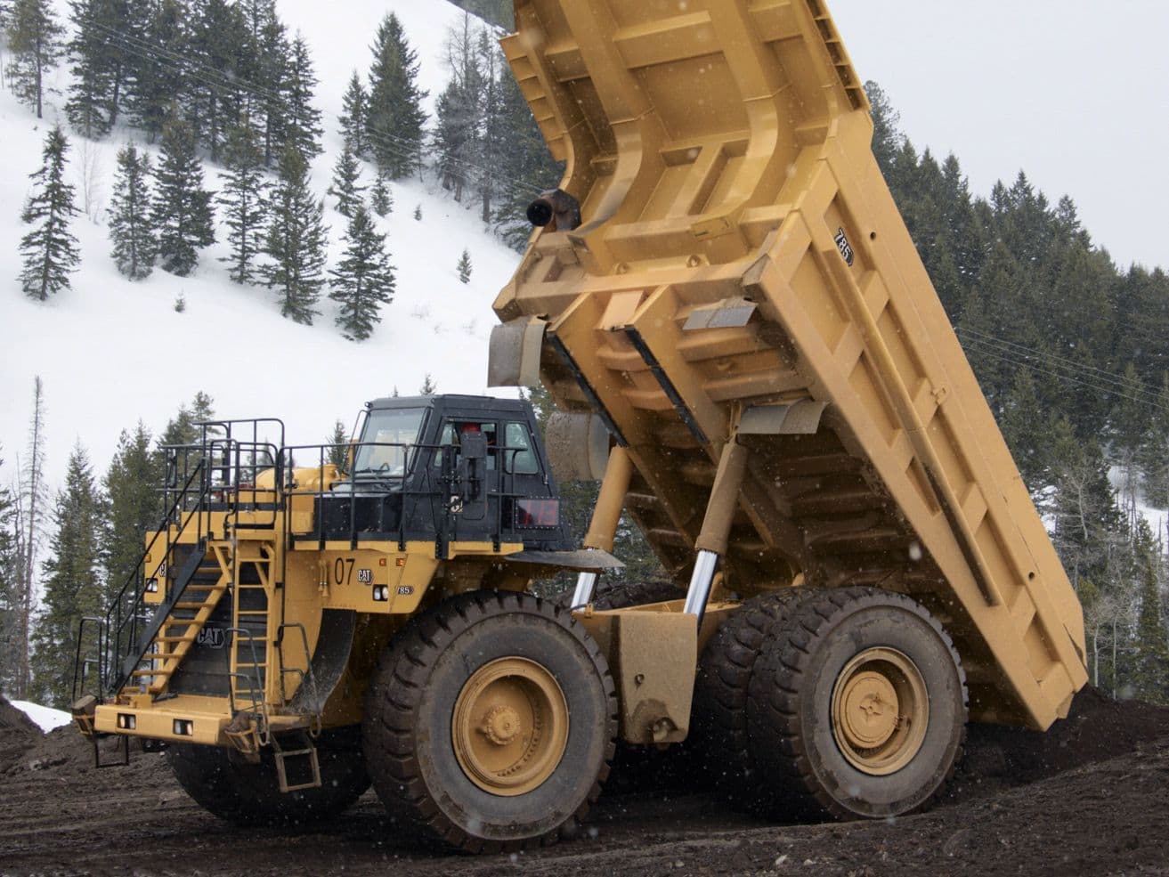 785D Mining Trucks