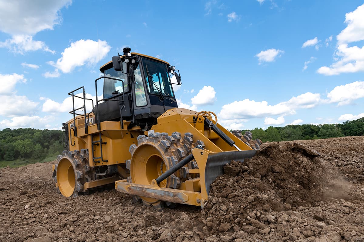 Cat 815 PPG 080620-1214 1200 x 800