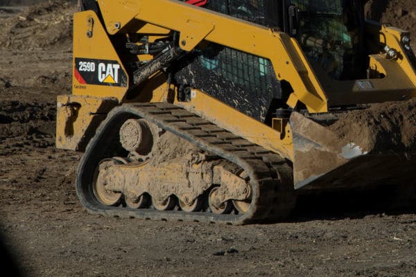 cat-rubber-tracks-banner 600w